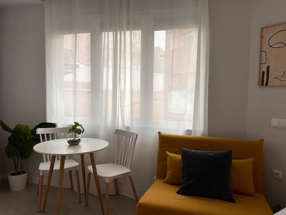 Cozy Studio In Tetuan - En 1/8 Madrid Exterior photo
