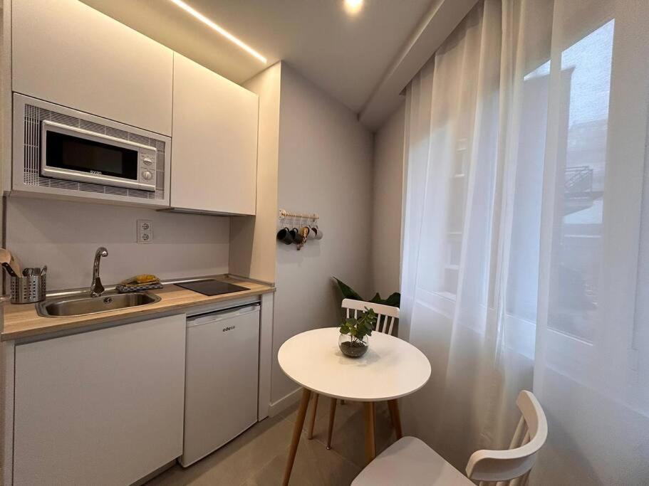 Cozy Studio In Tetuan - En 1/8 Madrid Exterior photo
